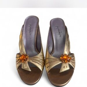 Wedding 💒 guest ready.Gold and Brown Slip-On Heels with Gem Detail Y2K vintage